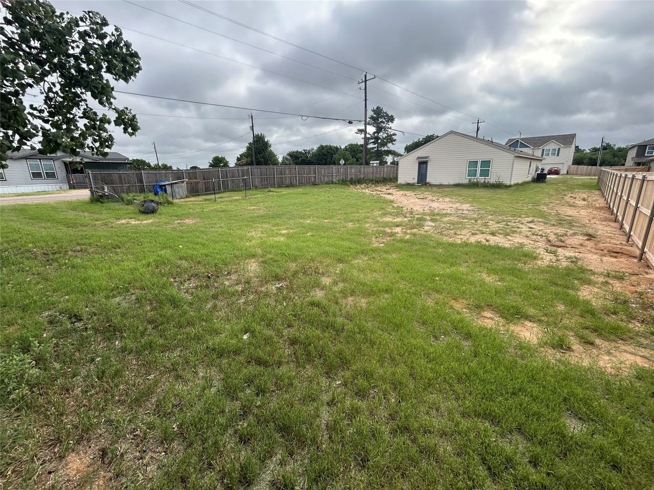 602 Clear Creek Ct - Photo 4 of 28