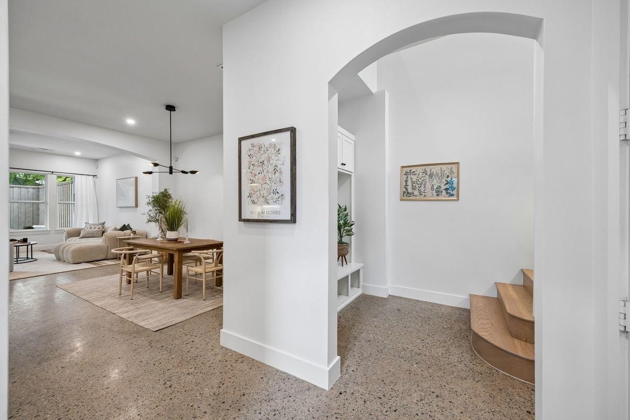 5104 Vandelia St - Photo 4 of 30