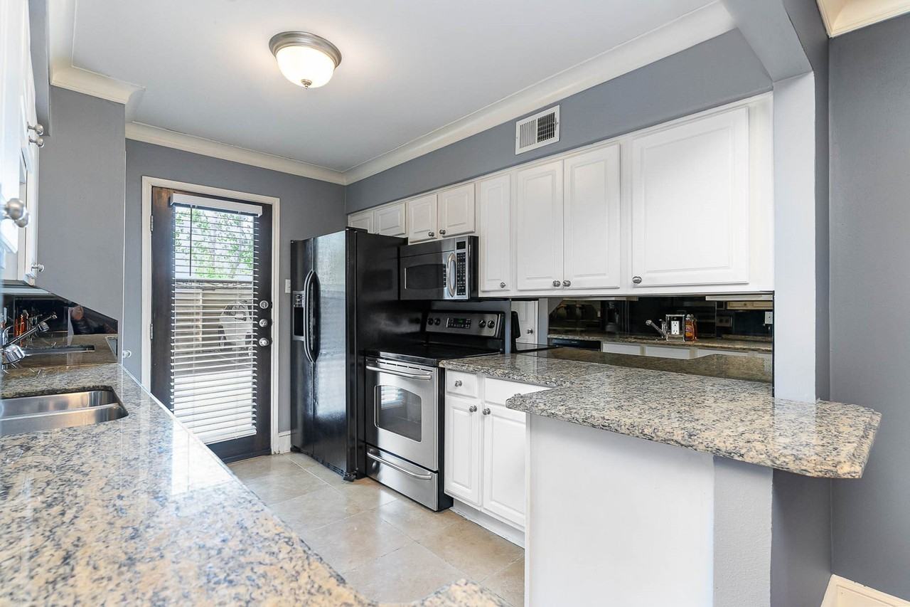 10109 Regal Park Ln #112 - Photo 5 of 31