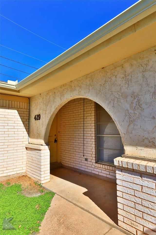 419 Somerset Pl - Photo 3 of 25