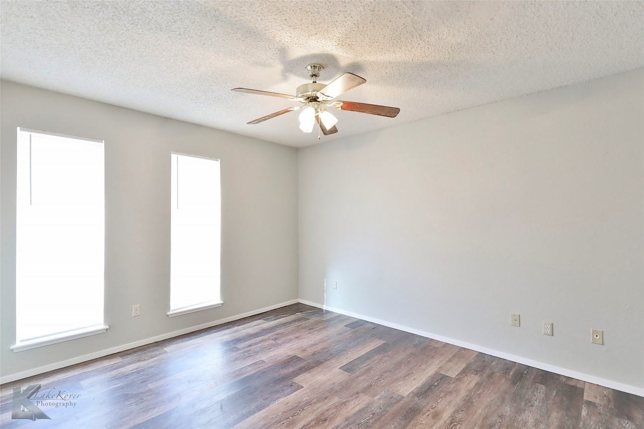 419 Somerset Pl - Photo 4 of 25
