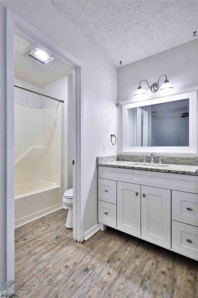 1734 Bob White Ct - Photo 4 of 36