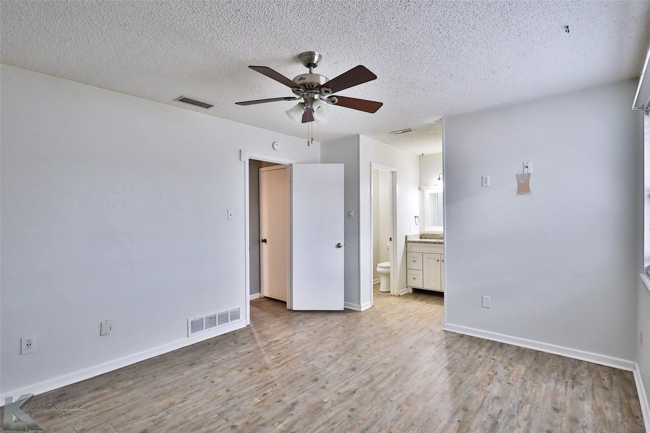 1734 Bob White Ct - Photo 5 of 36