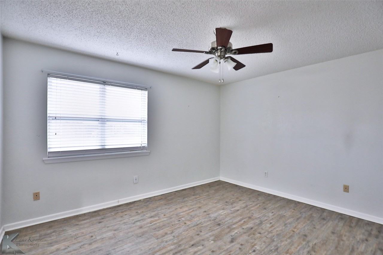 1734 Bob White Ct - Photo 6 of 36