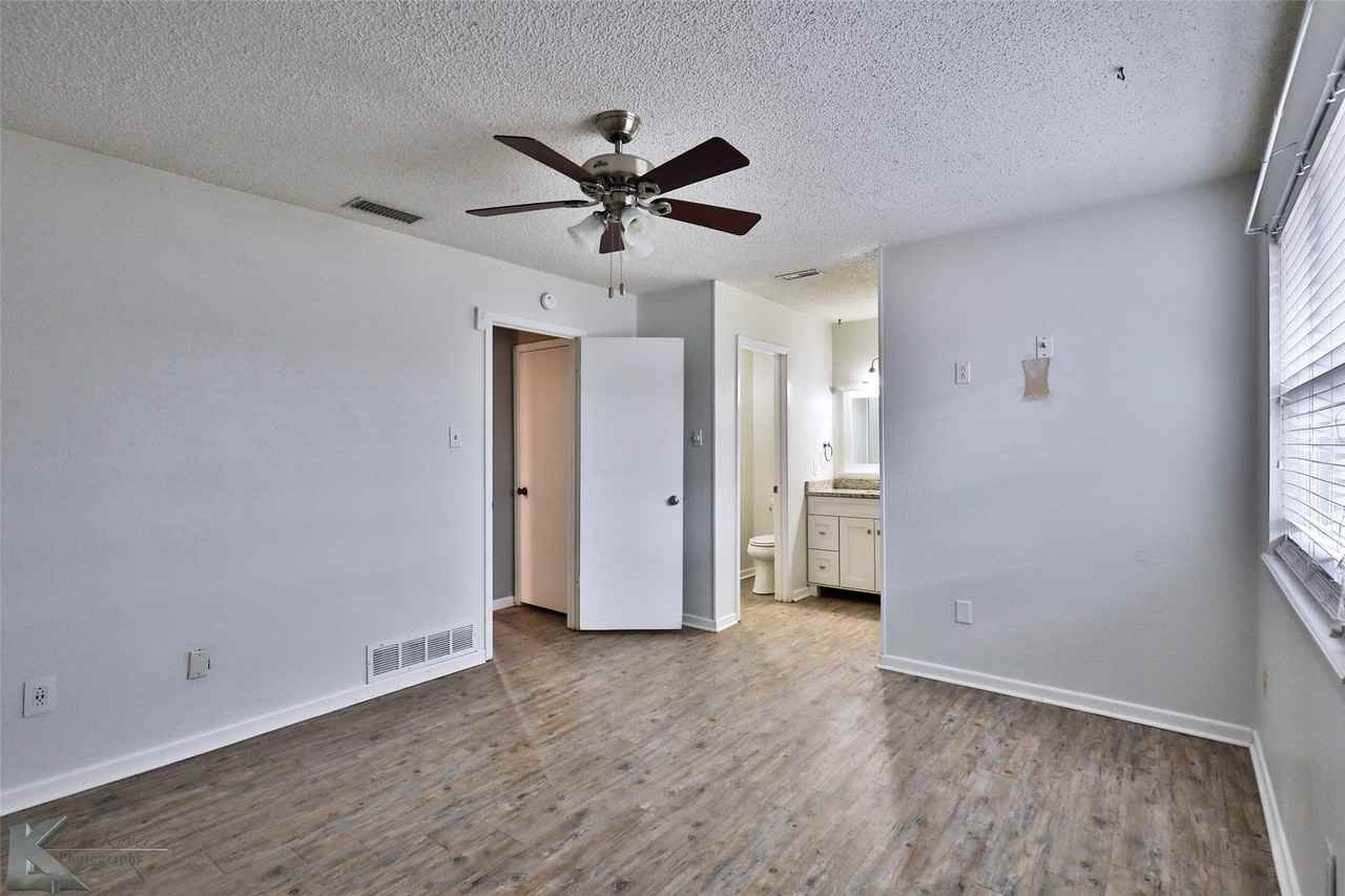 1734 Bob White Ct - Photo 7 of 36