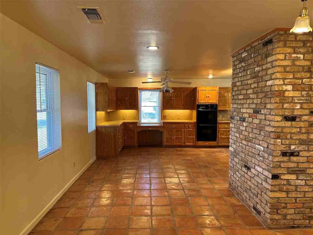 2301 Post Oak Rd - Photo 2 of 36