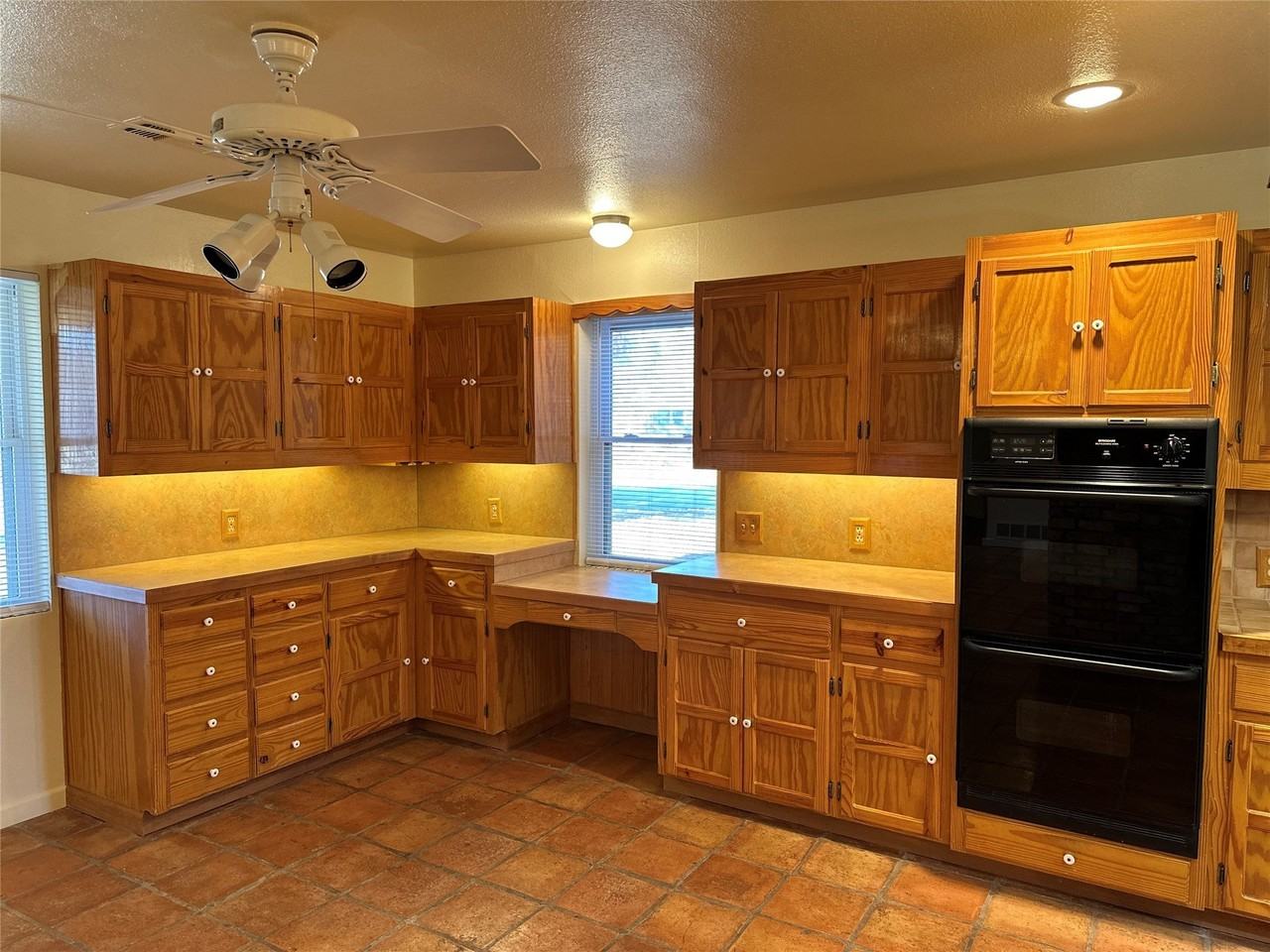 2301 Post Oak Rd - Photo 5 of 36