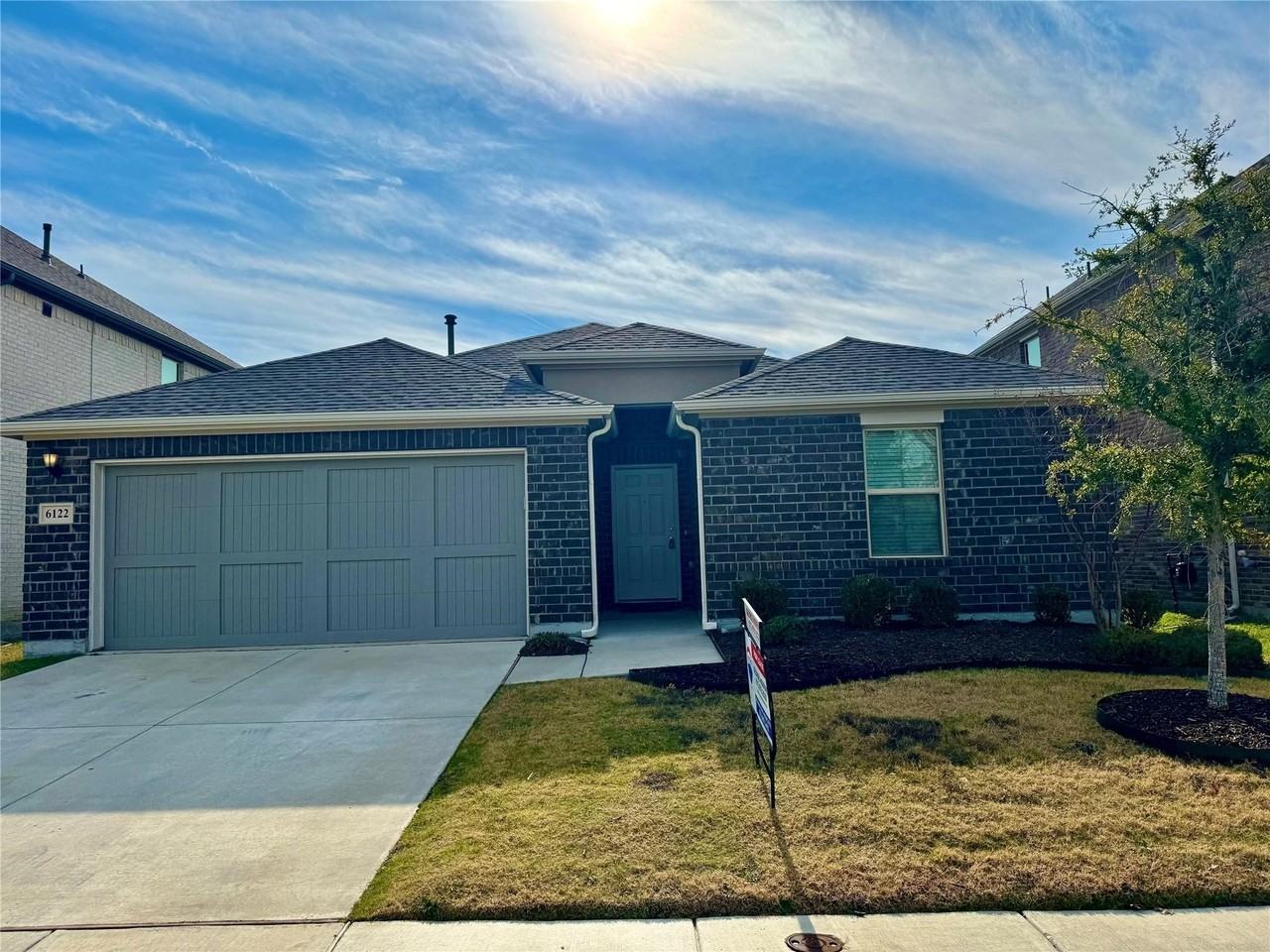 6122 Heron Dr