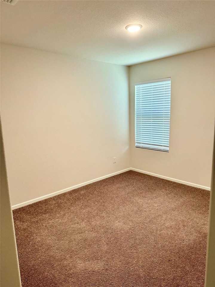 6122 Heron Dr - Photo 3 of 22