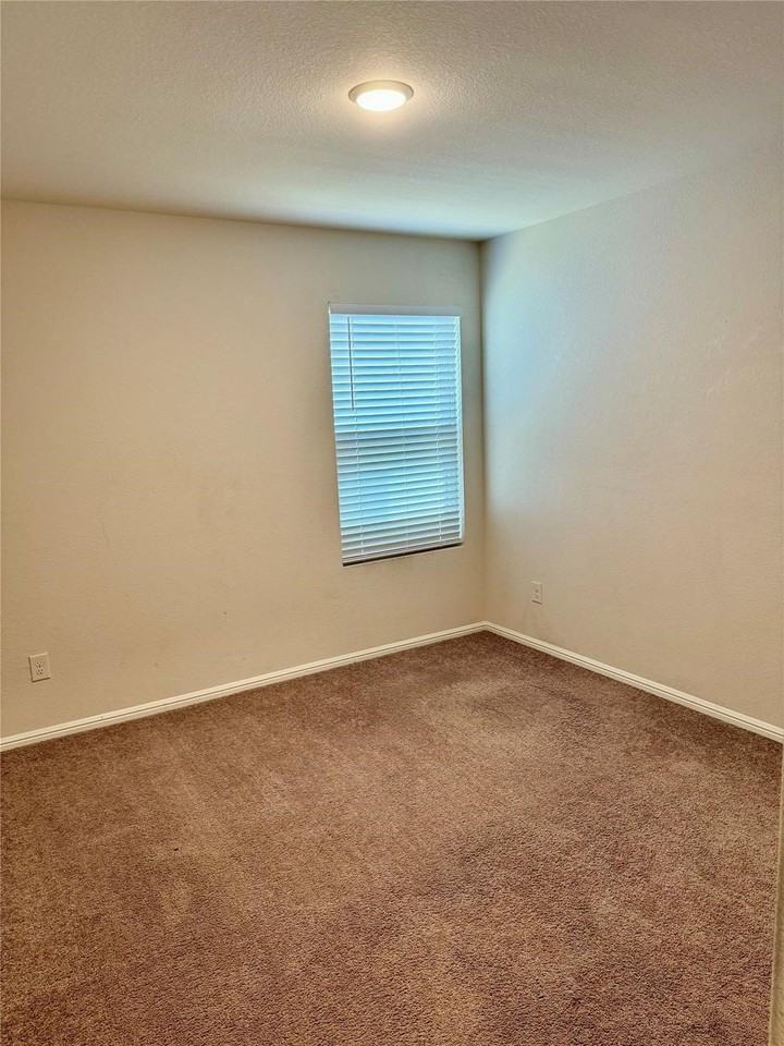 6122 Heron Dr - Photo 6 of 22