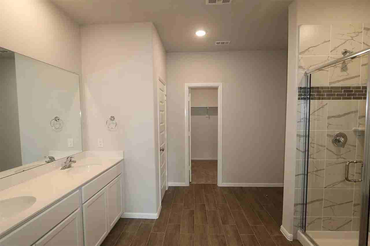 13068 Yellowstone Way - Photo 6 of 21