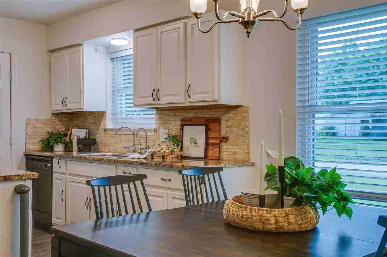 914 Meadow Mead Dr - Photo 5 of 22