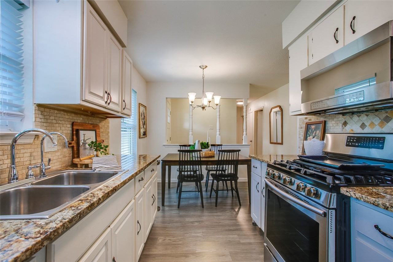 914 Meadow Mead Dr - Photo 6 of 22