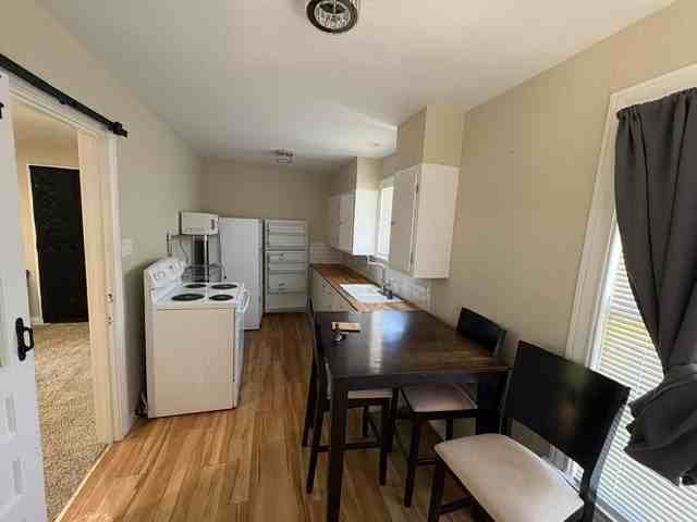 1018 Portland Ave #1-2 - Photo 3 of 5