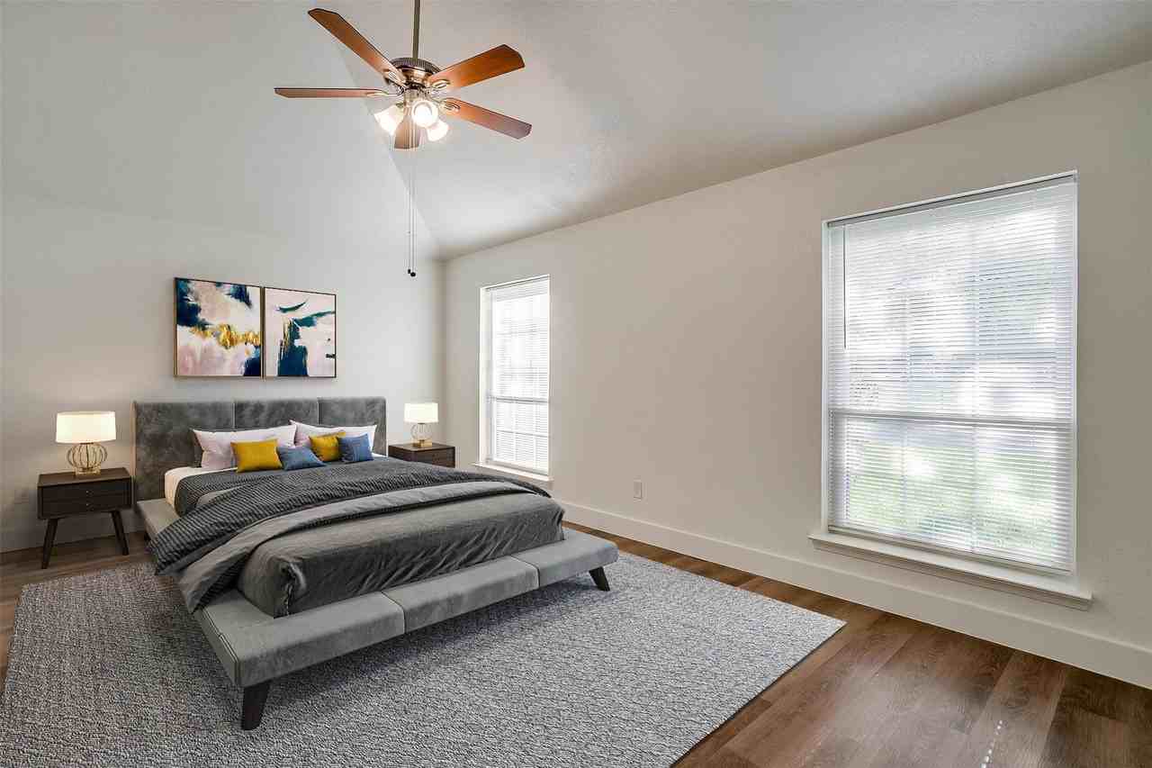1101 Cypress Pt - Photo 6 of 37