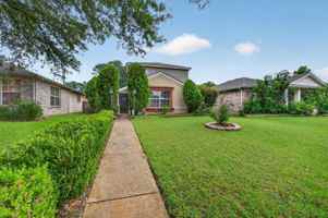 featured image of 10320 Carolina Oaks Dr