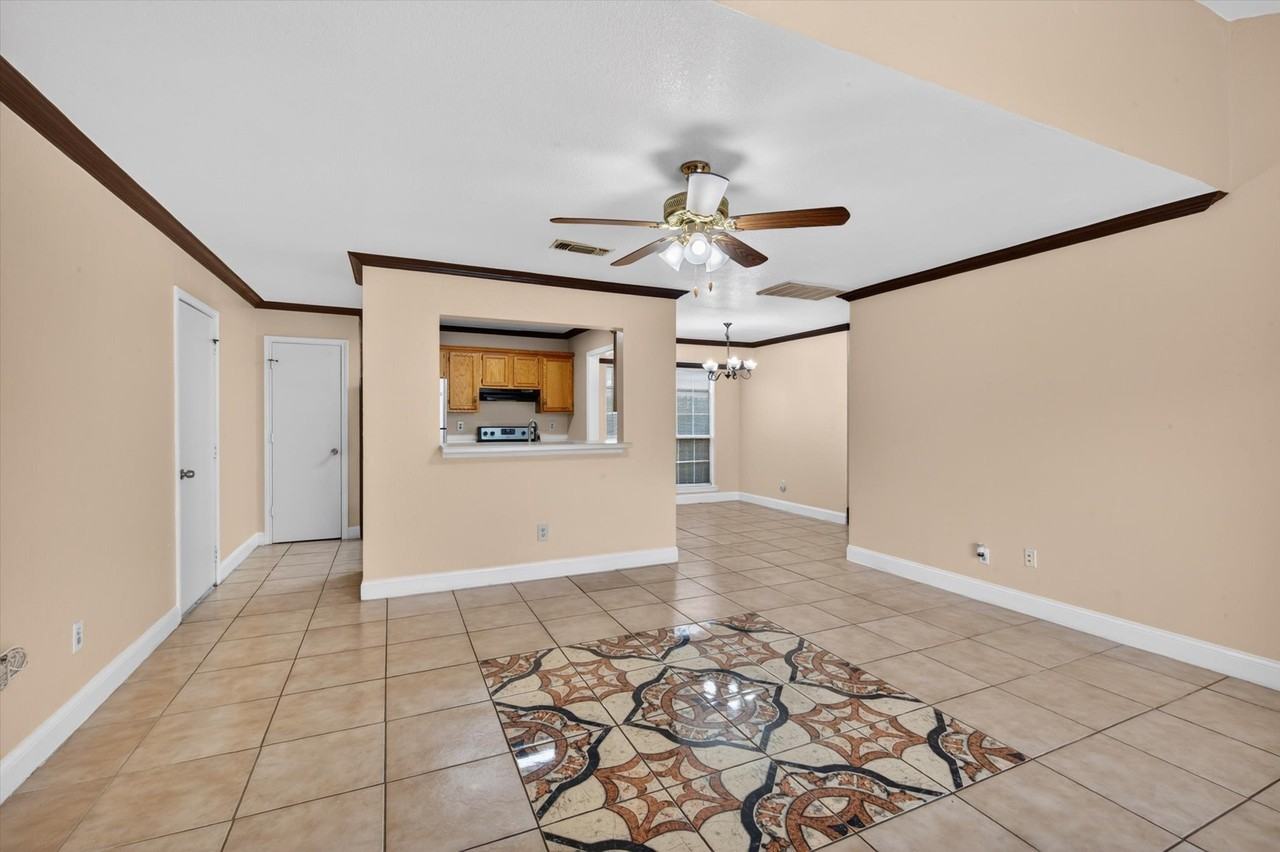 10320 Carolina Oaks Dr - Photo 4 of 19