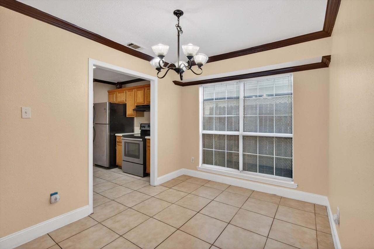 10320 Carolina Oaks Dr - Photo 5 of 19
