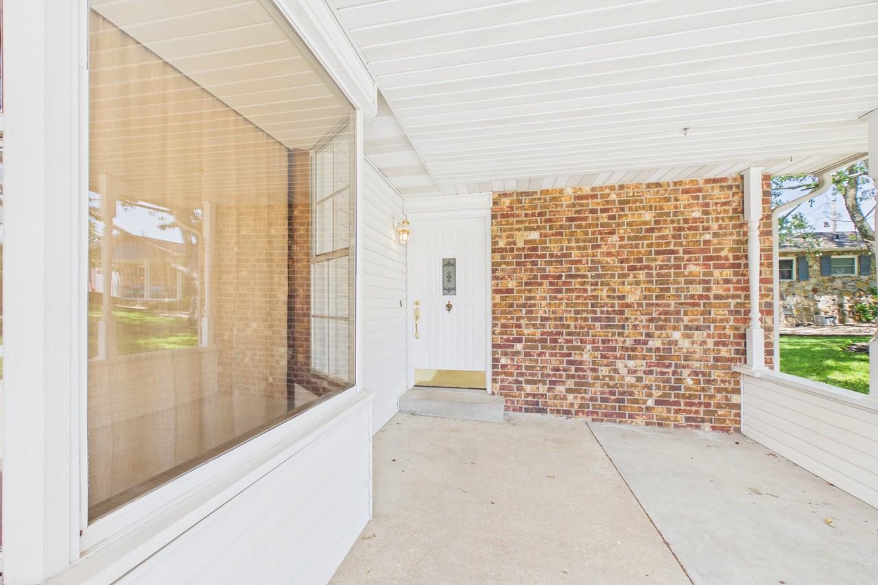 706 Elizabeth Drive7514 Ripplewood Court7514 Ripplewood Court #1 - Photo 3 of 10