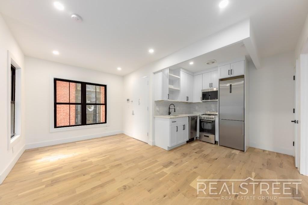 234 24th St #2B - Photo 2 of 7