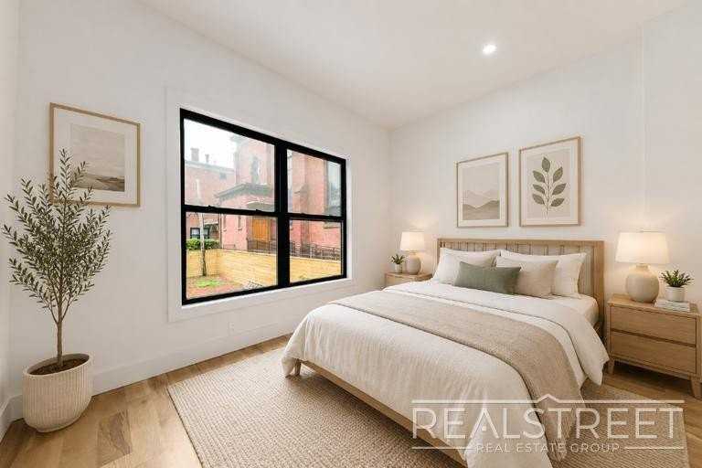 234 24th St #2B - Photo 3 of 7