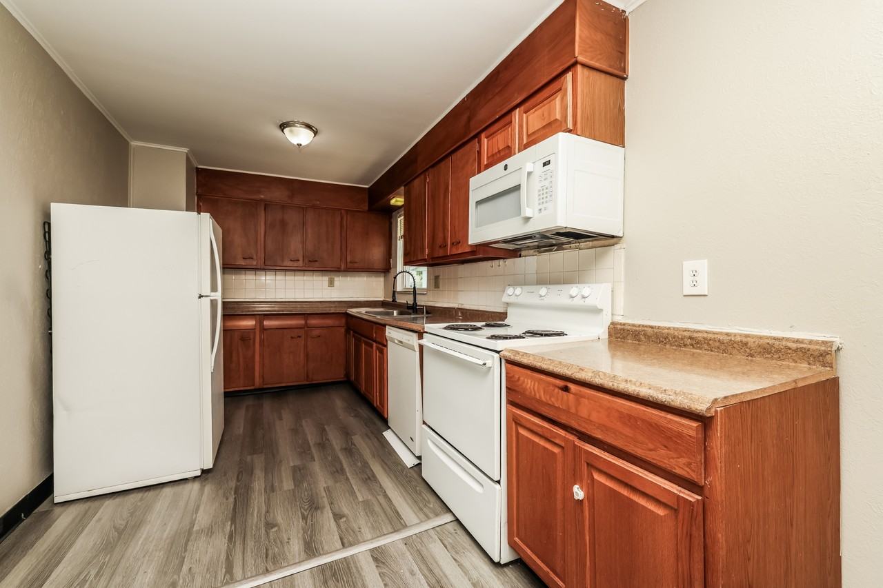 2908 Ghent Ave #1 - Photo 6 of 15
