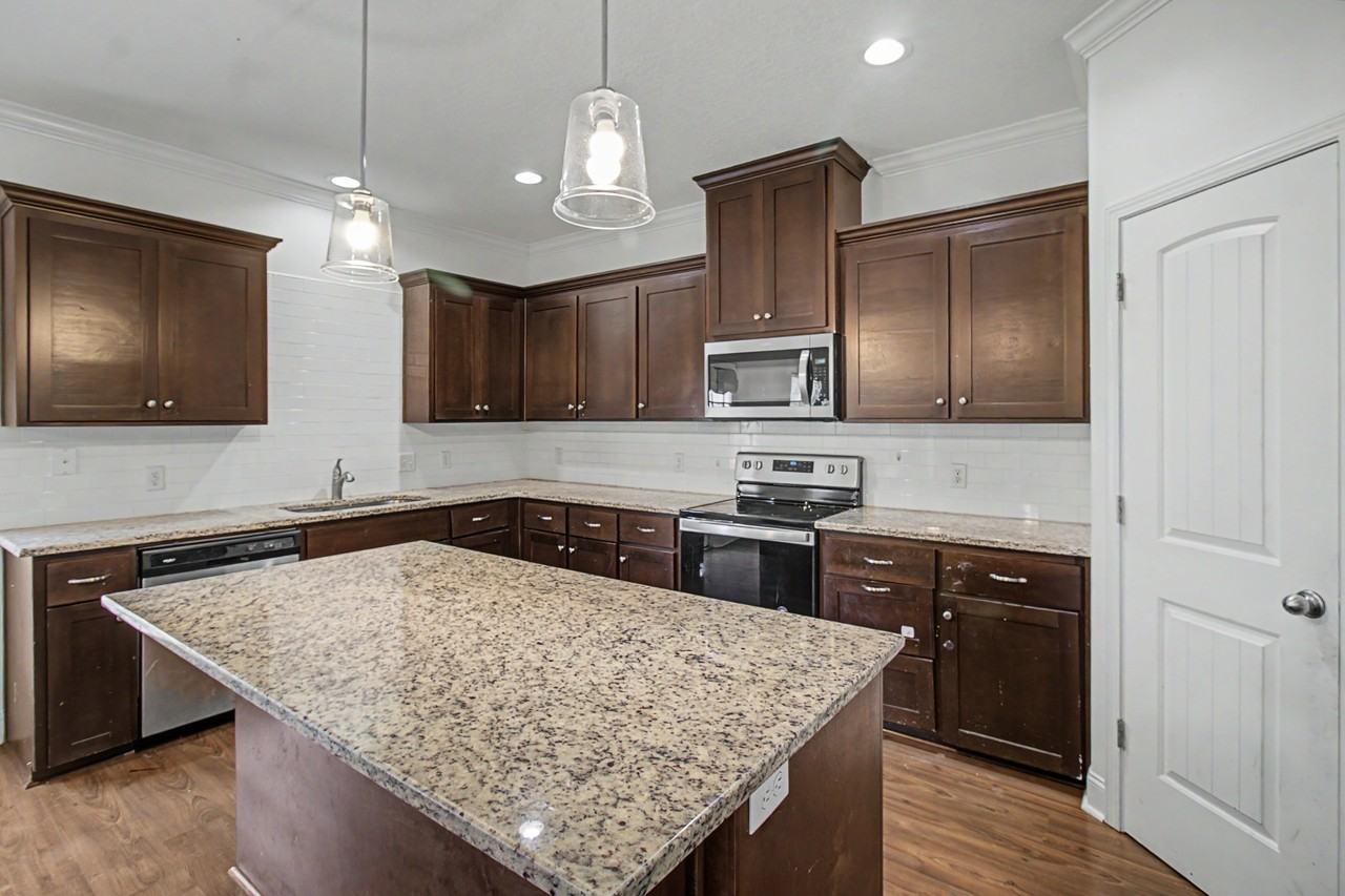 390 Fairview Cir #1 - Photo 6 of 39