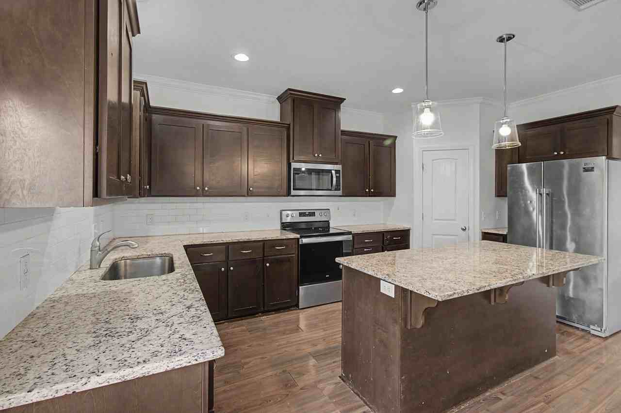 390 Fairview Cir #1 - Photo 7 of 39