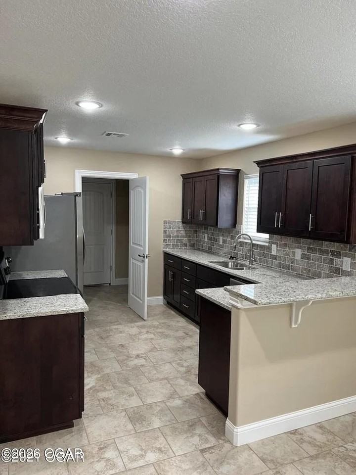 2406 S Jackson Ave - Photo 7 of 14