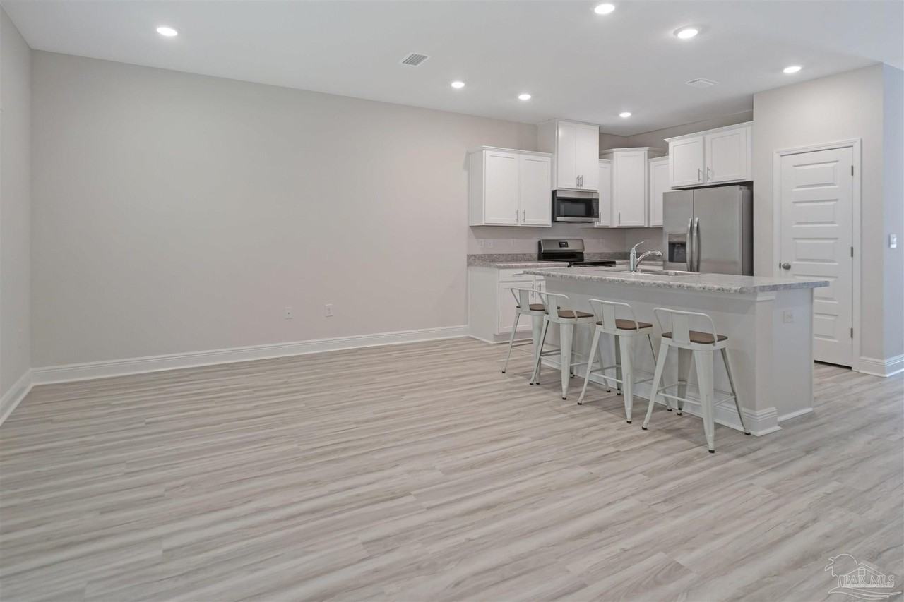 8351 Bluejack Dr - Photo 4 of 17