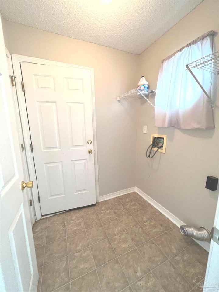 10539 Wilderness Ln - Photo 3 of 8