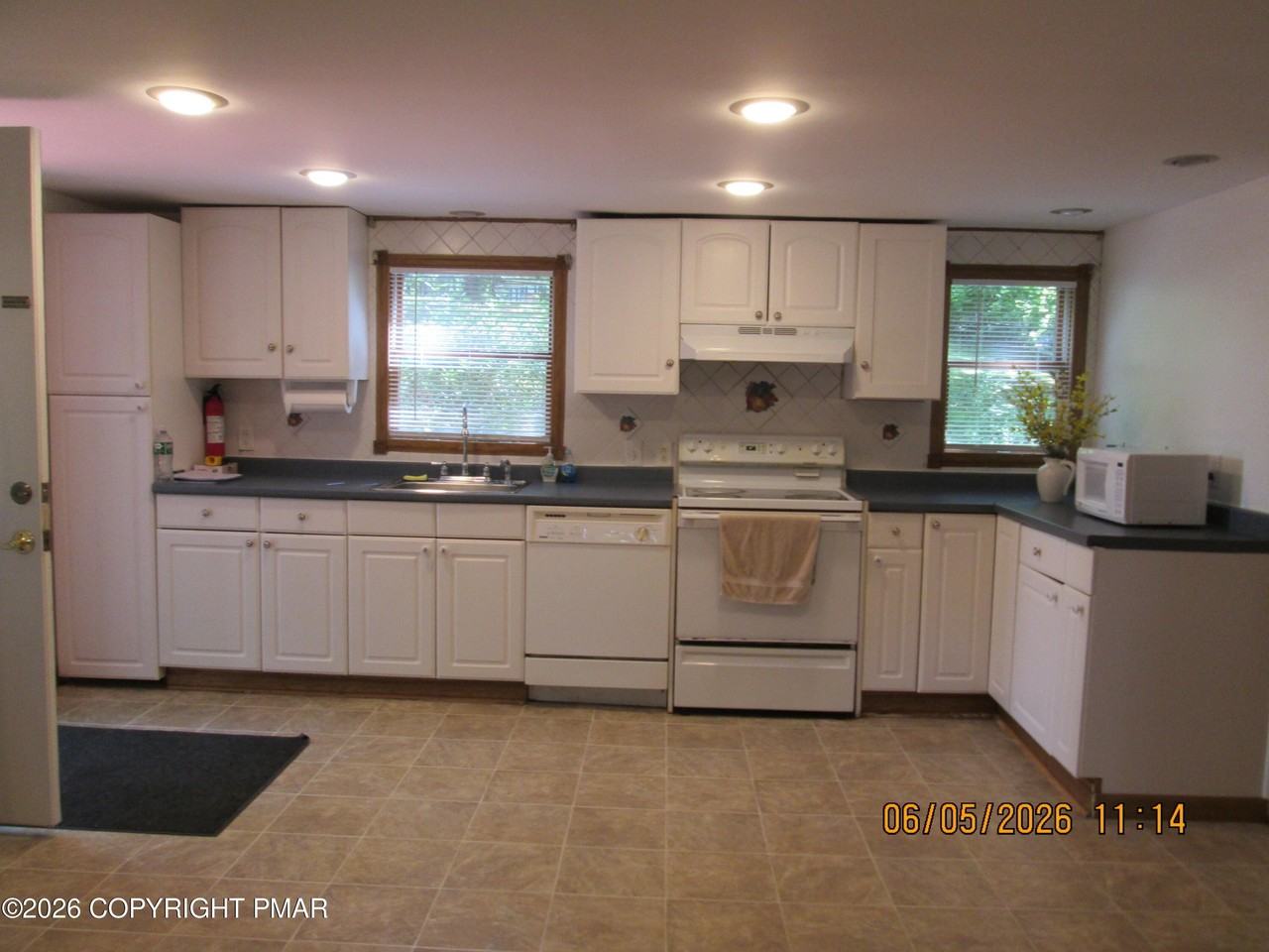 2257 Pine Ln - Photo 3 of 16