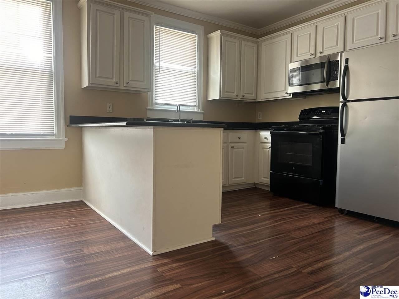 600 Warley St Apt 4 - Photo 3 of 8