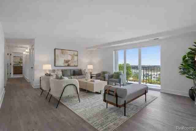 411 S Old Woodward Ave #924 - Photo 4 of 19