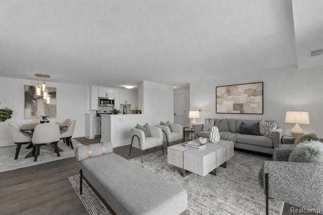 411 S Old Woodward Ave #924 - Photo 7 of 19