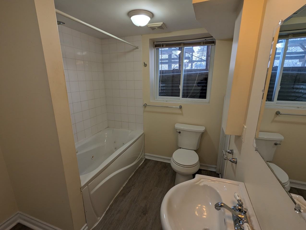 2071 Lenester Avenue - Photo 2 of 10