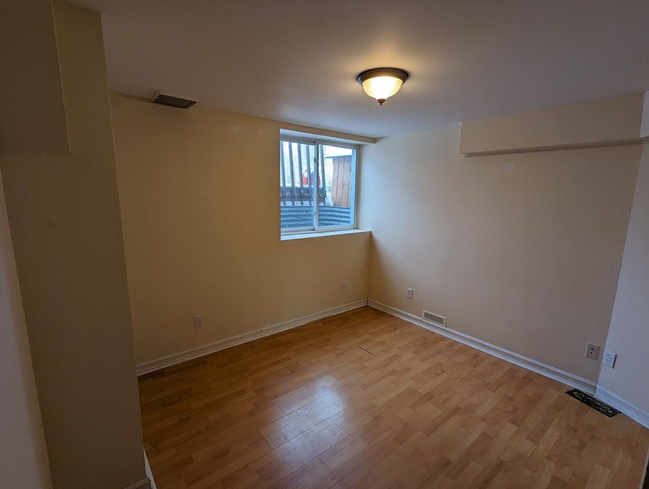 2071 Lenester Avenue - Photo 3 of 10