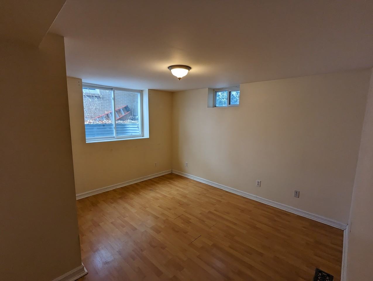 2071 Lenester Avenue - Photo 6 of 10