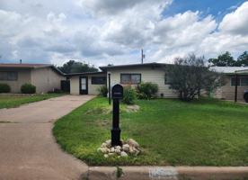 featured image of 2406 Stanton St