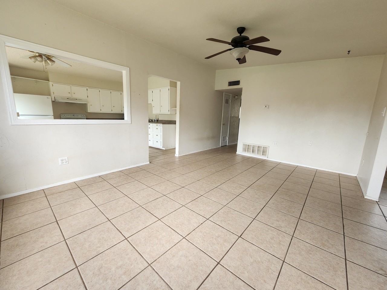 2406 Stanton St - Photo 3 of 11
