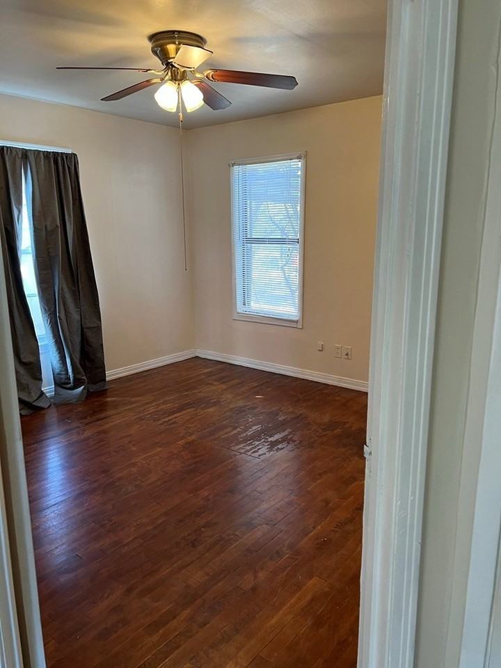 1201 Clairmont St - Photo 5 of 19