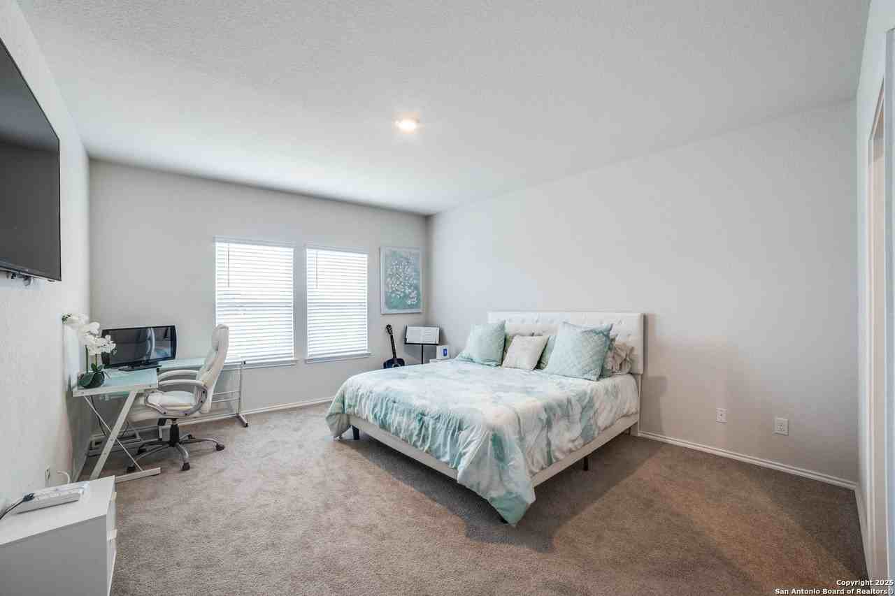 4523 Felsite Ave - Photo 6 of 14