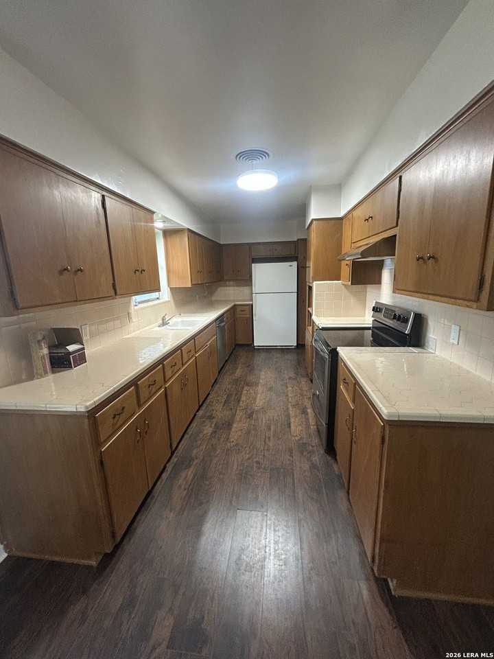 110 Northaven Dr - Photo 4 of 6
