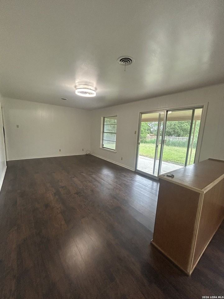 110 Northaven Dr - Photo 5 of 6