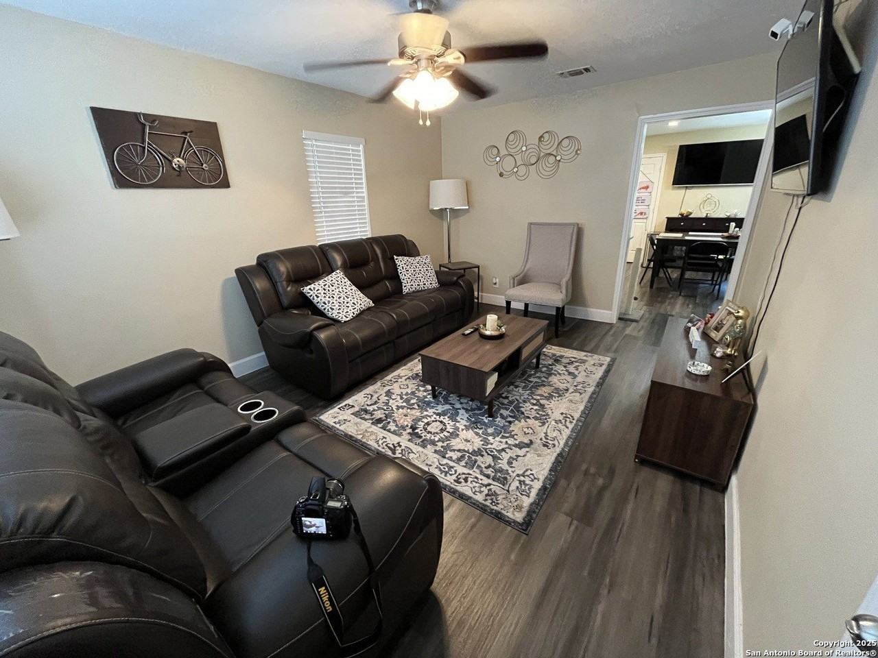 433 Dora St - Photo 3 of 19