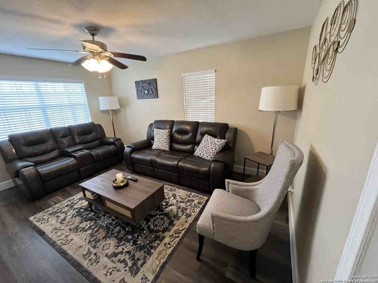 433 Dora St - Photo 5 of 19