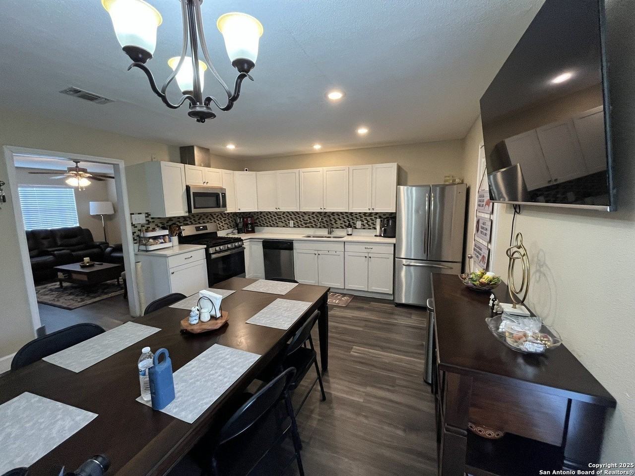 433 Dora St - Photo 7 of 19