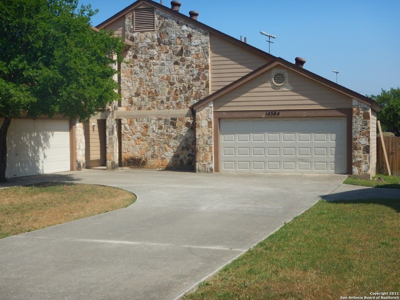 14304 Indian Woods - Photo 2 of 17