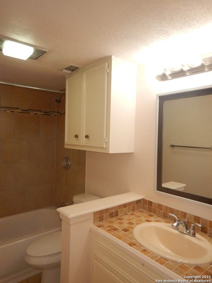14304 Indian Woods - Photo 4 of 17