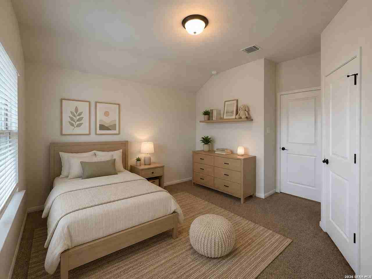 2515 Lynwood Bnd #102 - Photo 5 of 40